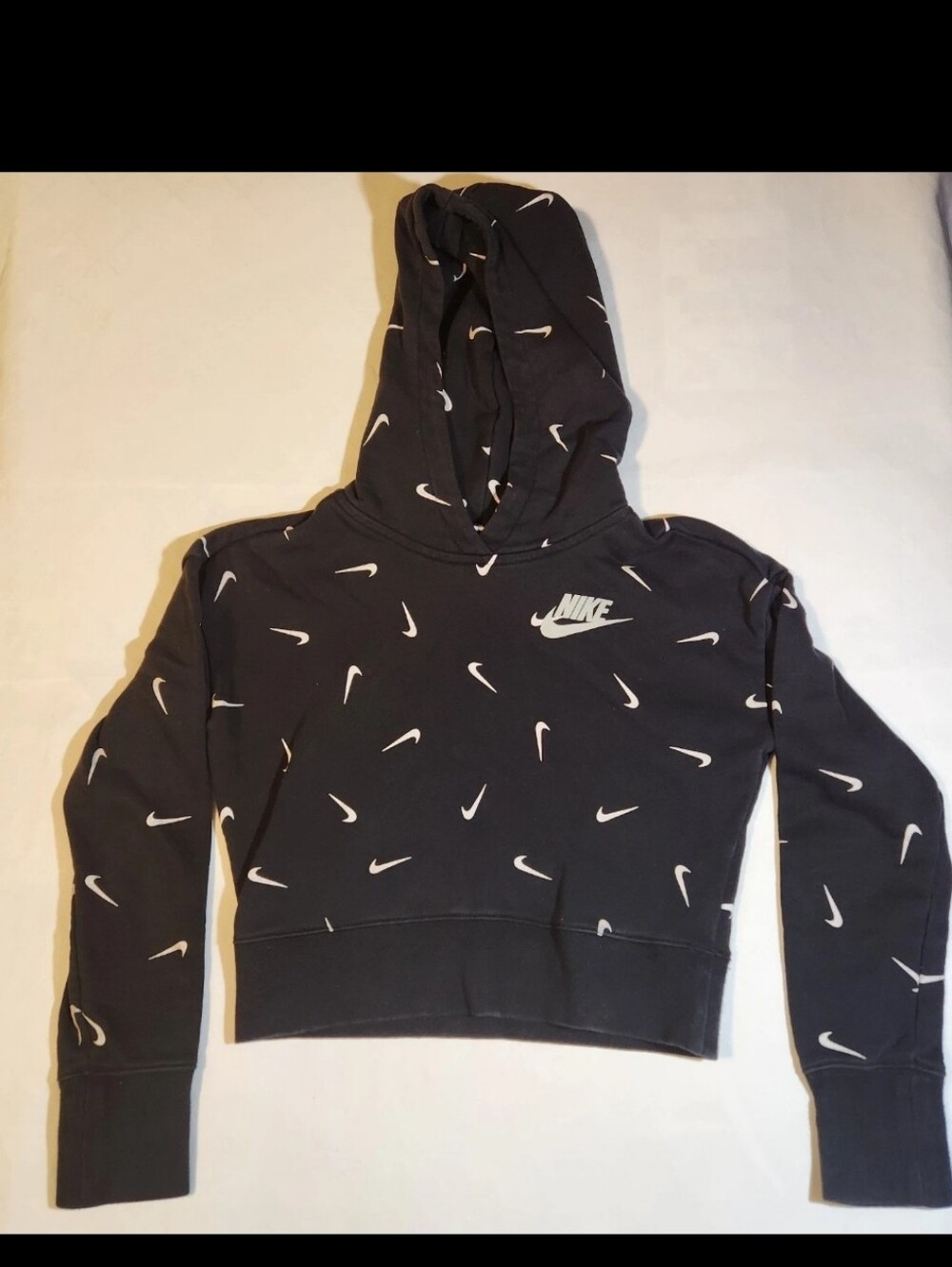 Nike All Over Print Swoosh Cropped Hoodie Womens Medium Black Sweatshirt